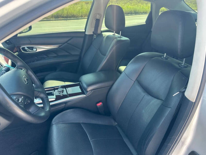 2015 Infiniti Q70 3.7