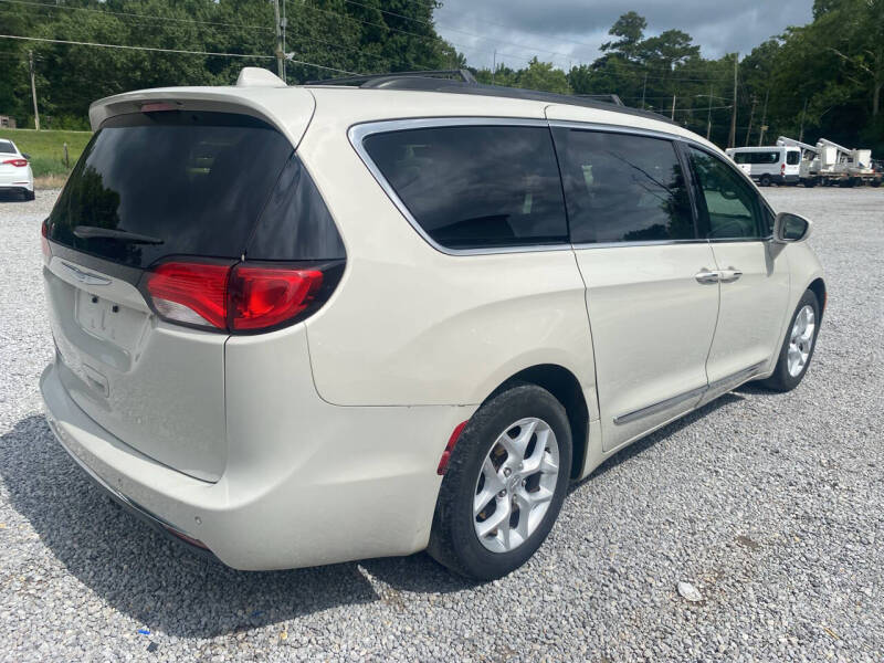 2017 Chrysler Pacifica Touring-L