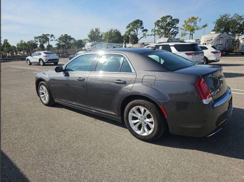 2016 Chrysler 300 Limited