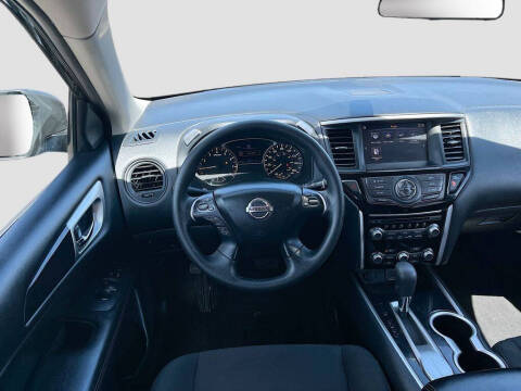 2020 Nissan Pathfinder S