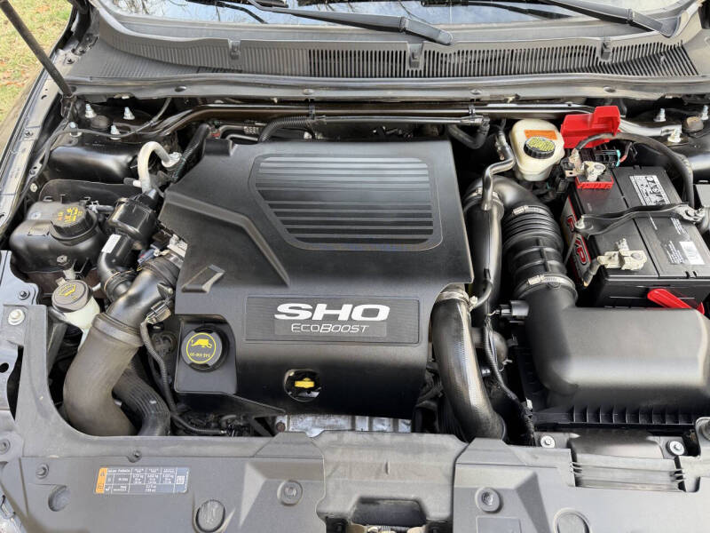 2016 Ford Taurus SHO