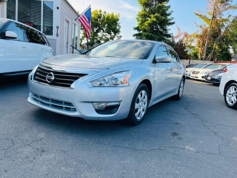 2013 Nissan Altima for sale at Ronnie Motors LLC in San Jose CA