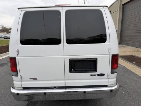 2013 Ford E-Series E-350 SD XLT