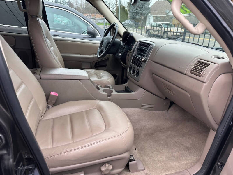 2005 Ford Explorer XLT