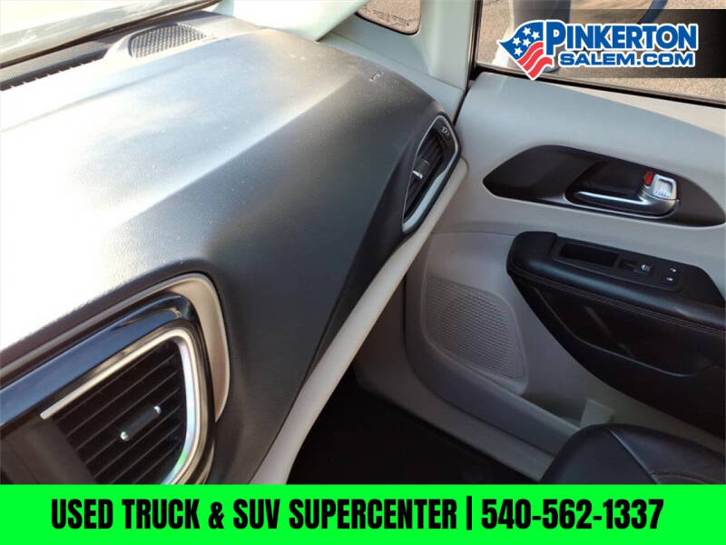 2020 Chrysler Pacifica Touring L