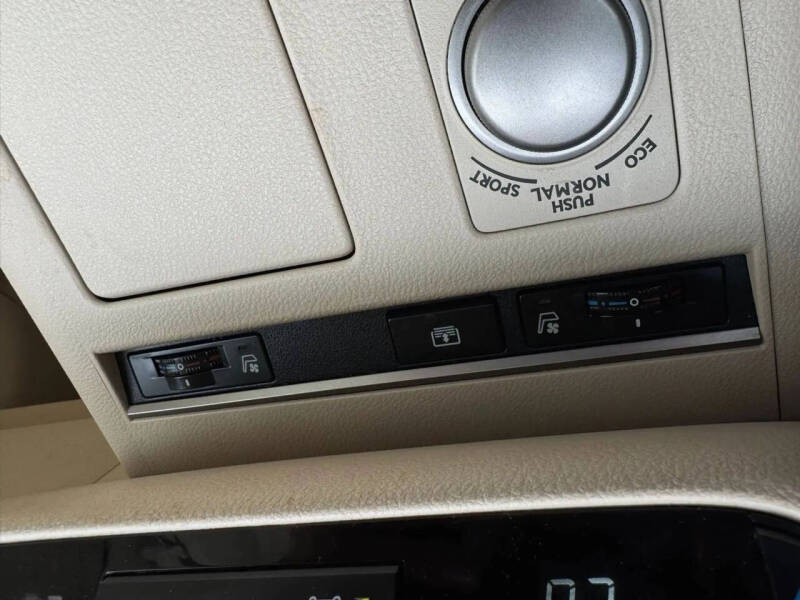 2014 Lexus ES 300h