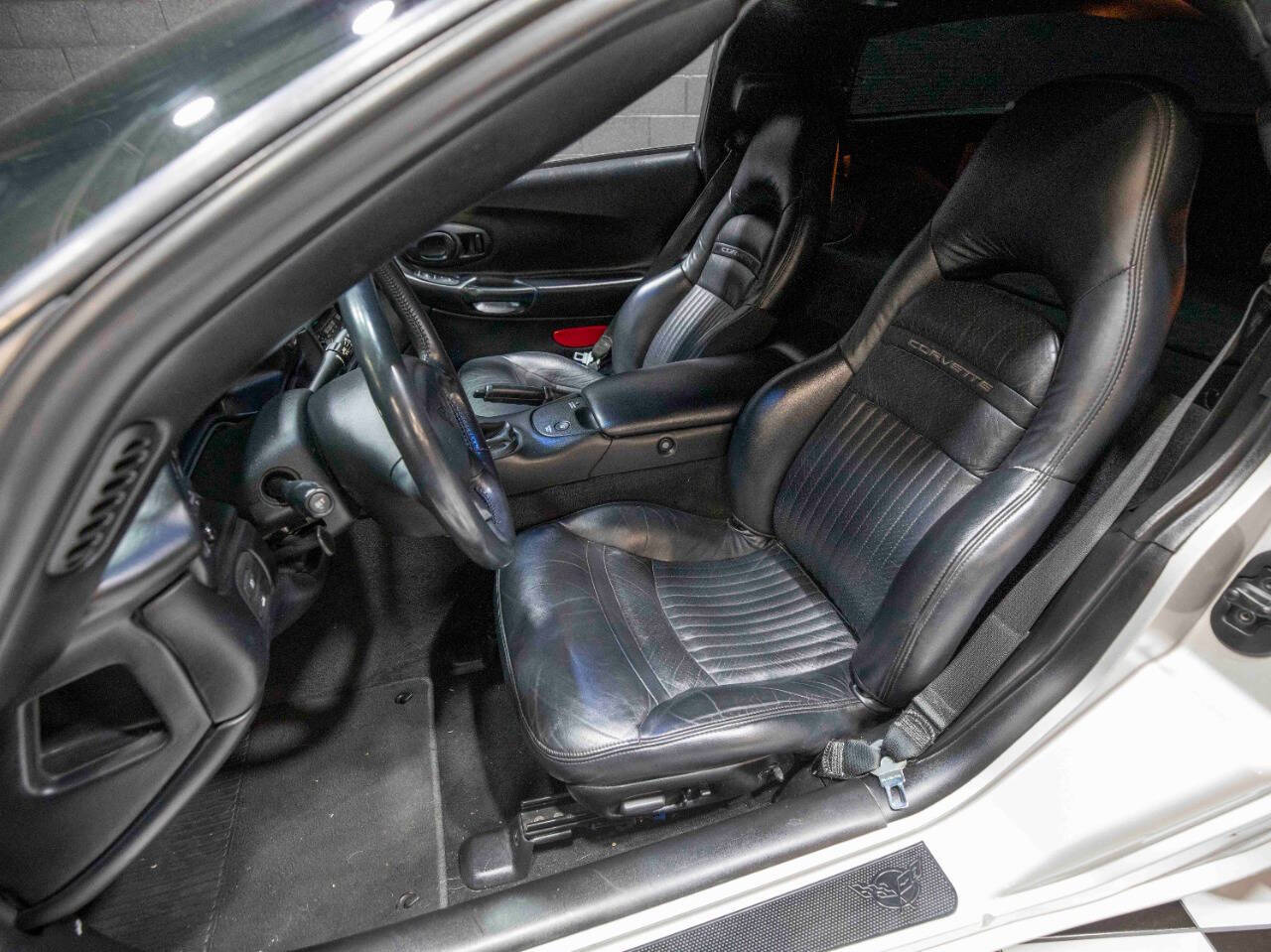 2004 Chevrolet Corvette 35