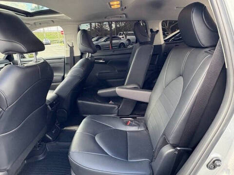 2025 Toyota Highlander XLE