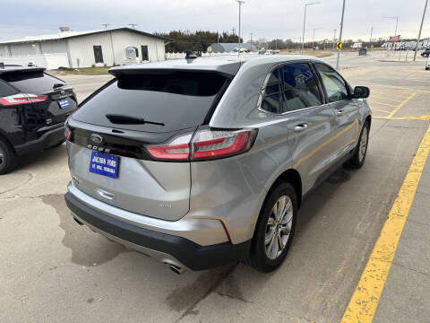 2024 Ford Edge Titanium