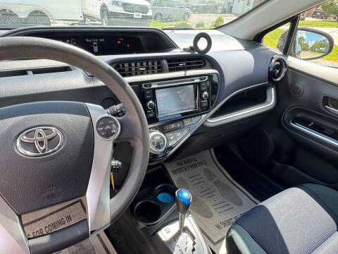 2016 Toyota Prius c Two