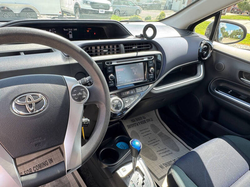 2016 Toyota Prius c Two