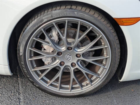 2019 Porsche 911 Carrera