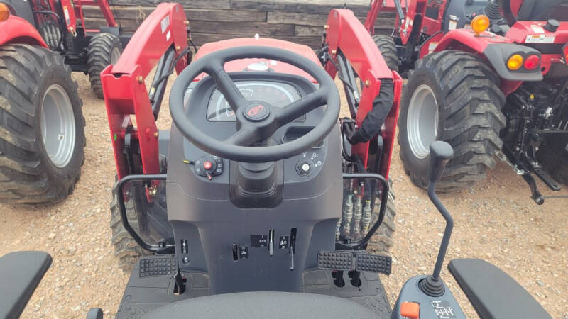 2025 Mahindra 1640 Shuttle