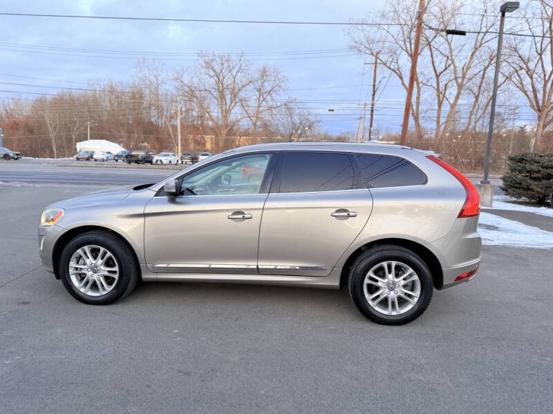 2016 Volvo XC60 T5 Drive-E Platinum