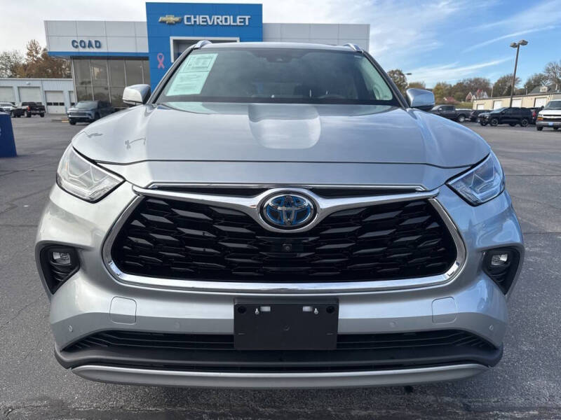 2021 Toyota Highlander Hybrid Platinum