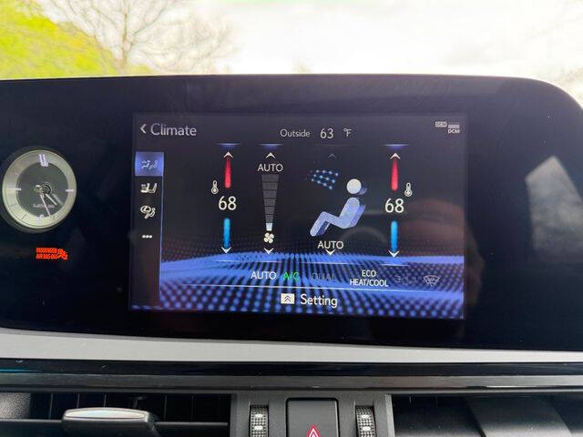 2022 Lexus ES 300h
