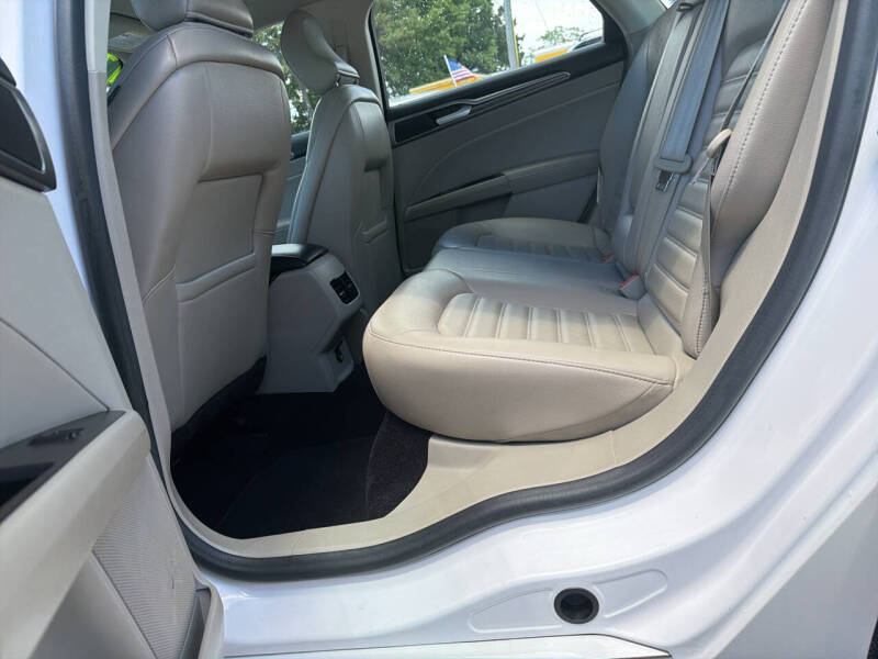 2017 Ford Fusion SE