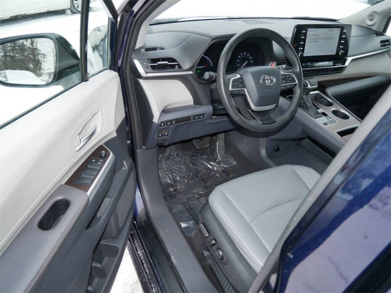 2023 Toyota Sienna XLE 7-Passenger