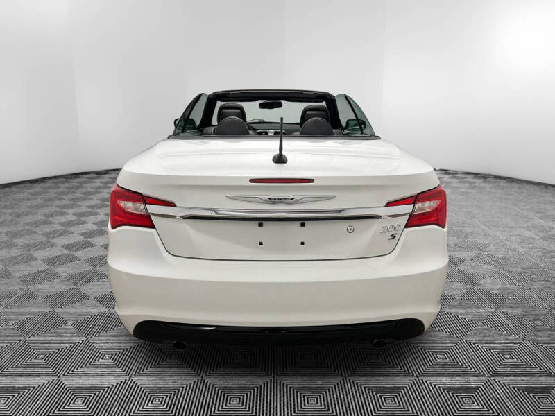 2014 Chrysler 200 S