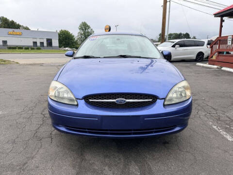 2003 Ford Taurus SE