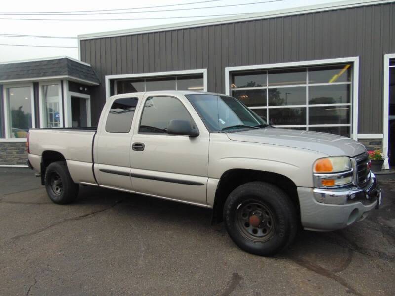 2004 GMC Sierra 1500 for sale at Akron Auto Sales in Akron OH