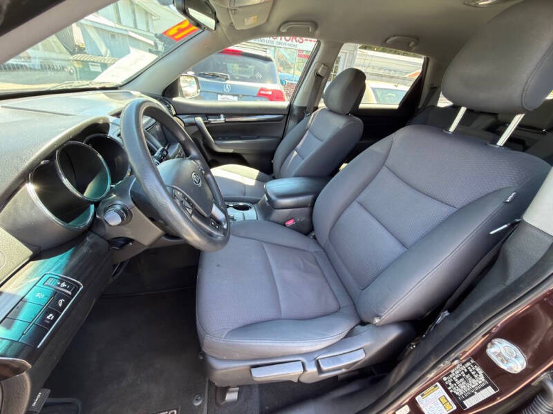 2013 Kia Sorento LX