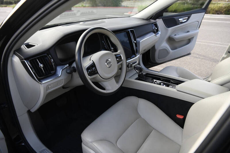 2019 Volvo S60 T5 Momentum