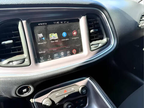 2015 Dodge Challenger SXT