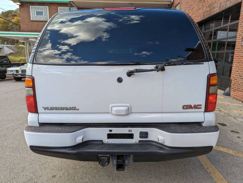 2003 GMC Yukon XL Denali