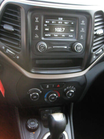 2016 Jeep Cherokee Sport