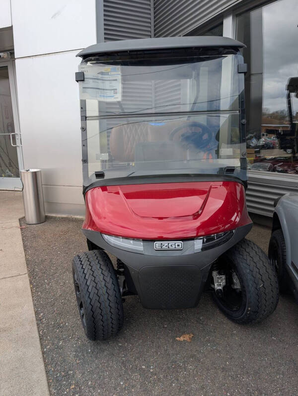 2027 E-Z-GO RXV 2
