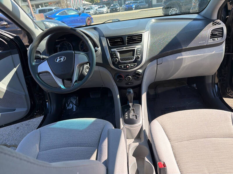 2017 Hyundai Accent SE