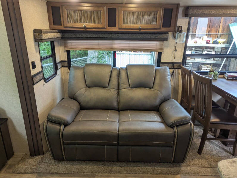 2016 Heartland Elkridge E292 / 32ft