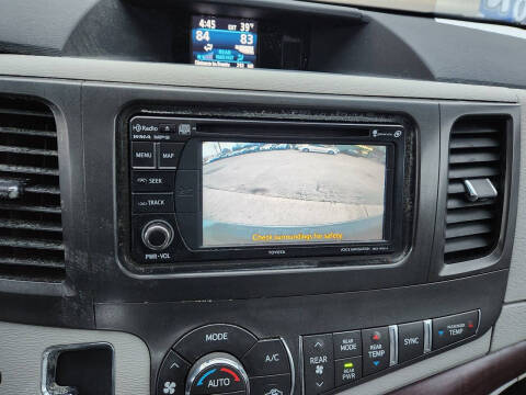 2013 Toyota Sienna XLE 8-Passenger