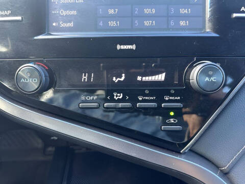 2020 Toyota Camry SE