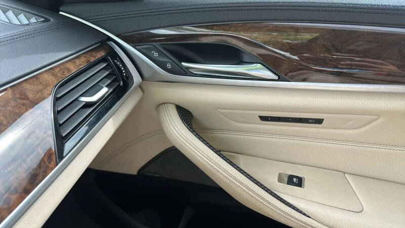2017 BMW 5 Series 540i