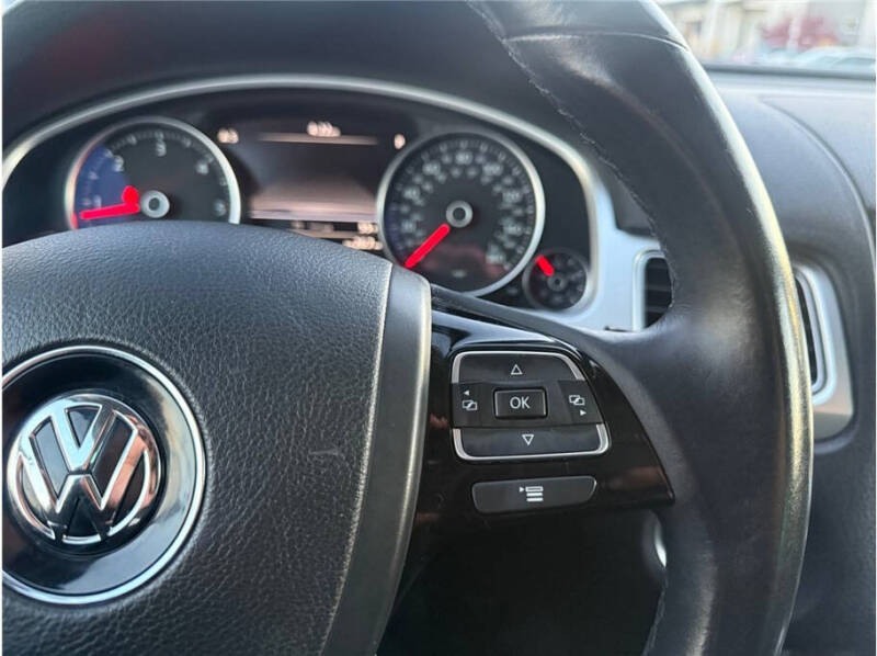 2015 Volkswagen Touareg TDI Lux
