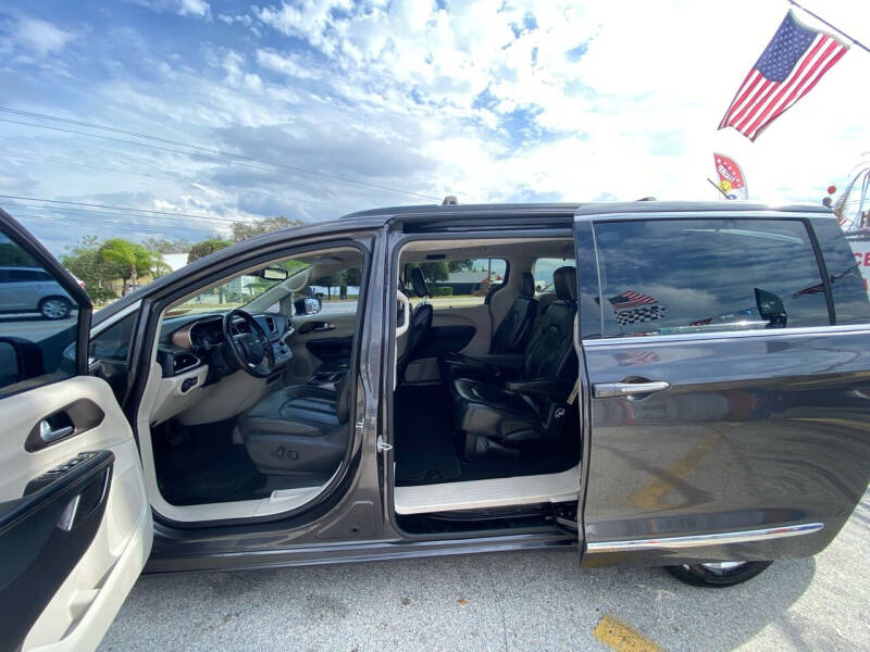 2017 Chrysler Pacifica Touring Plus