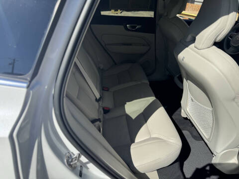 2022 Volvo XC60 B5 Inscription