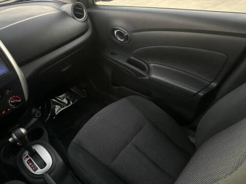 2019 Nissan Versa SV