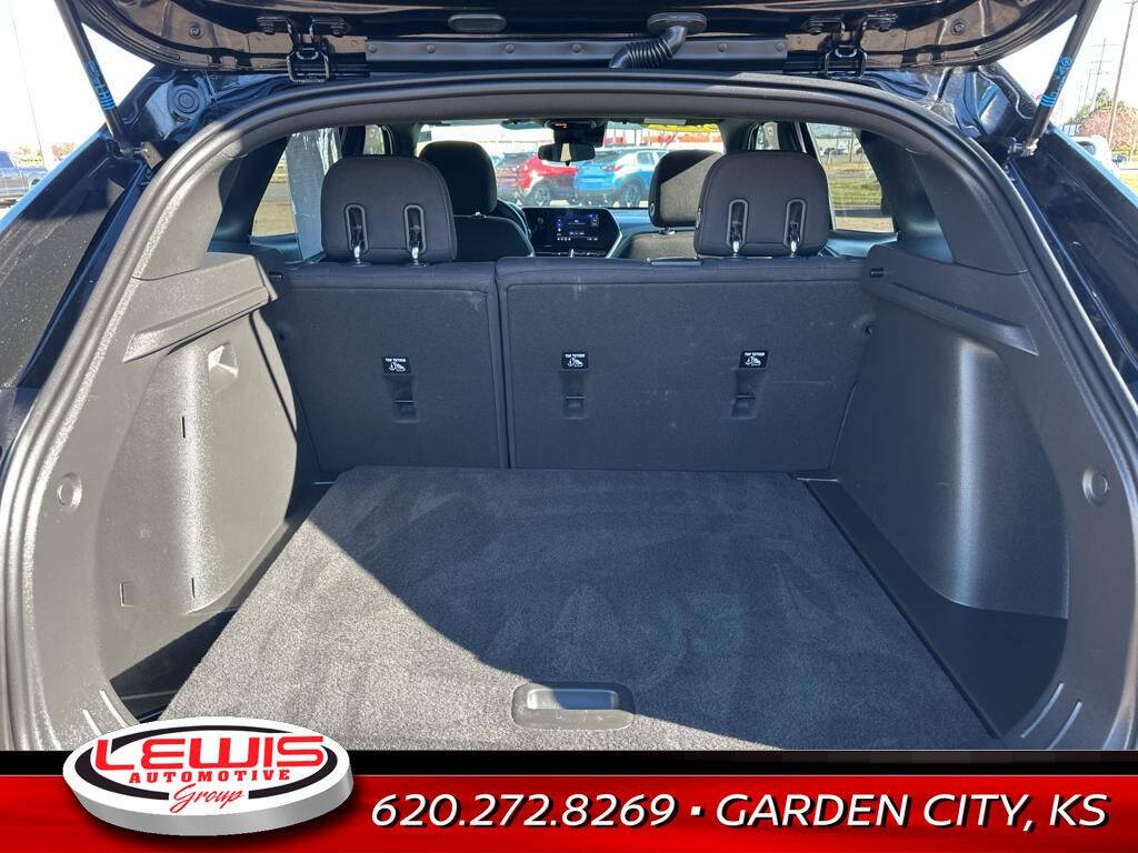 2024 Chevrolet Trax for sale at Lewis Chevrolet of Garden City in Garden City, KS