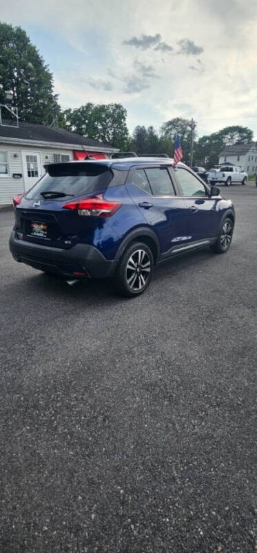 2019 Nissan Kicks SR