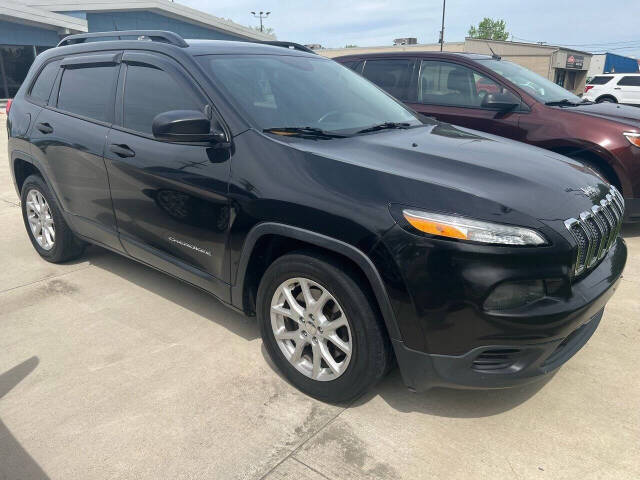 2016 Jeep Cherokee for sale at ORCHARD LAKE AUTO SALES INC in Farmington Hills, MI