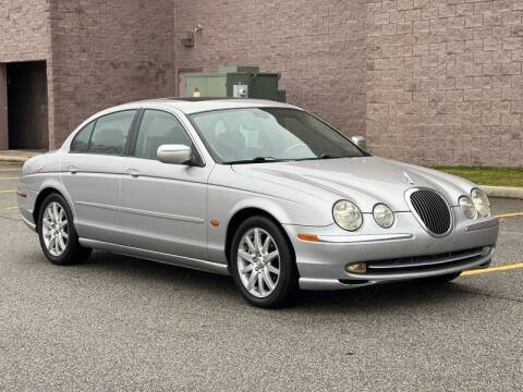 2000 Jaguar S-Type for sale at NeoClassics in Willoughby OH