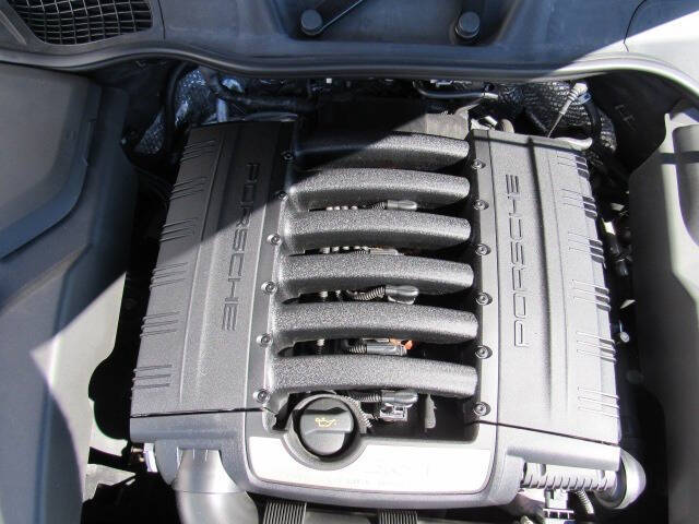 2014 Porsche Cayenne Platinum