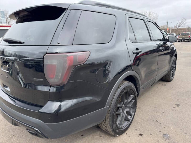 2016 Ford Explorer Sport