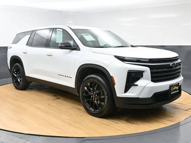 2024 Chevrolet Traverse LS