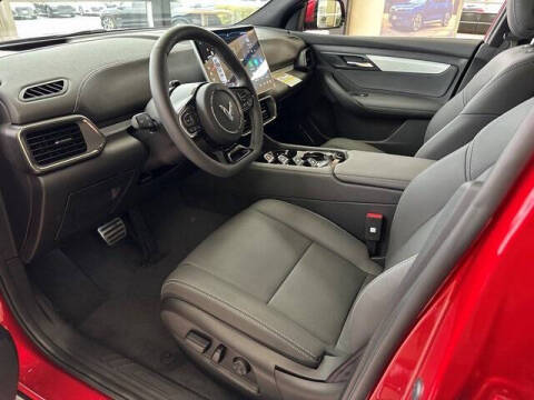 2025 VinFast VF8 Plus