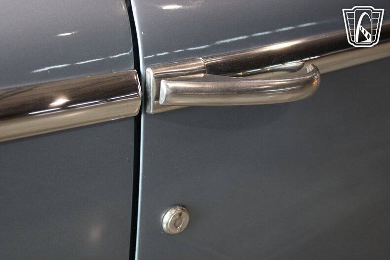 1947 Ford Super Deluxe