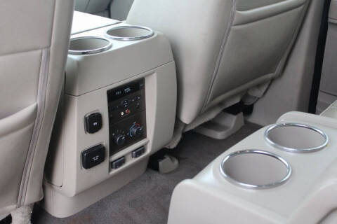 2011 Lincoln Navigator L